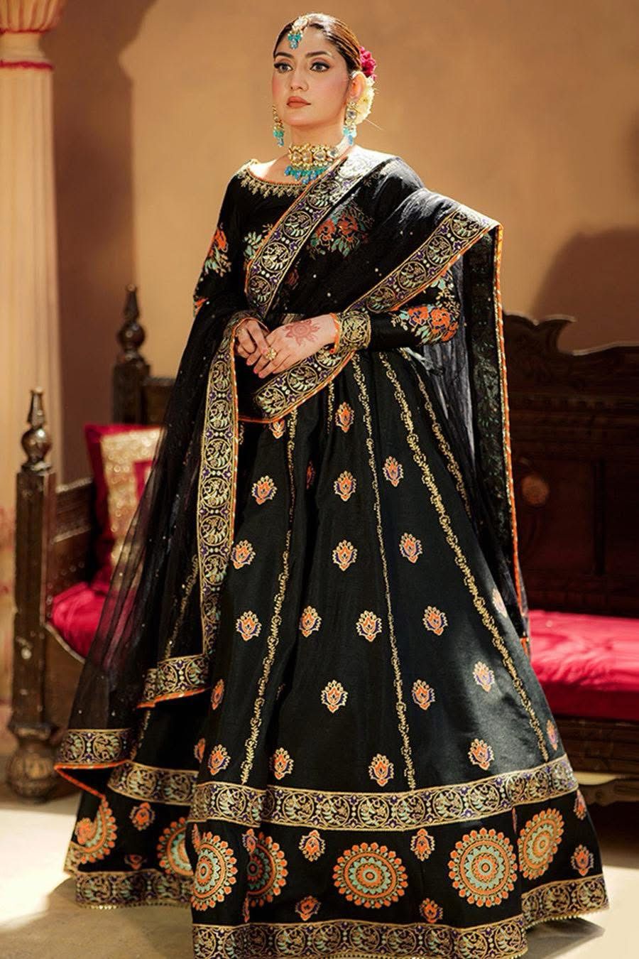 Shemoz Silk Embroidered Lehnga Choli (4pc Set)