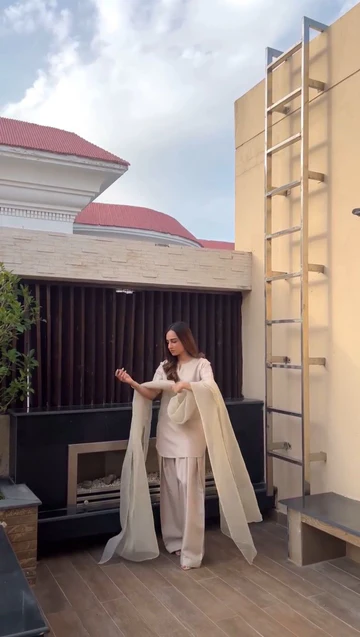 Farshi Shalwar 3PC - Image 2