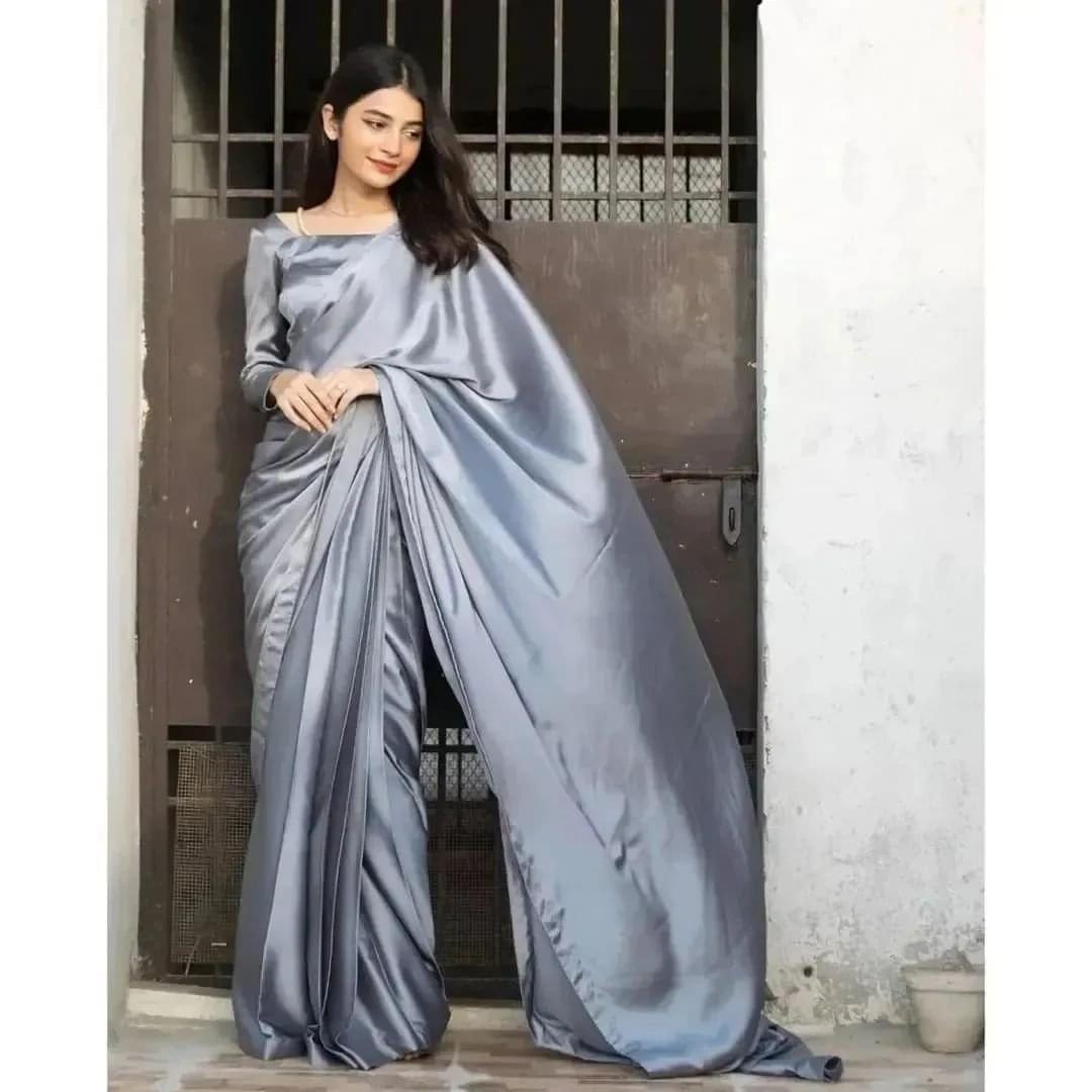 Completely Stitched Saree with Pearls Neck & Belt