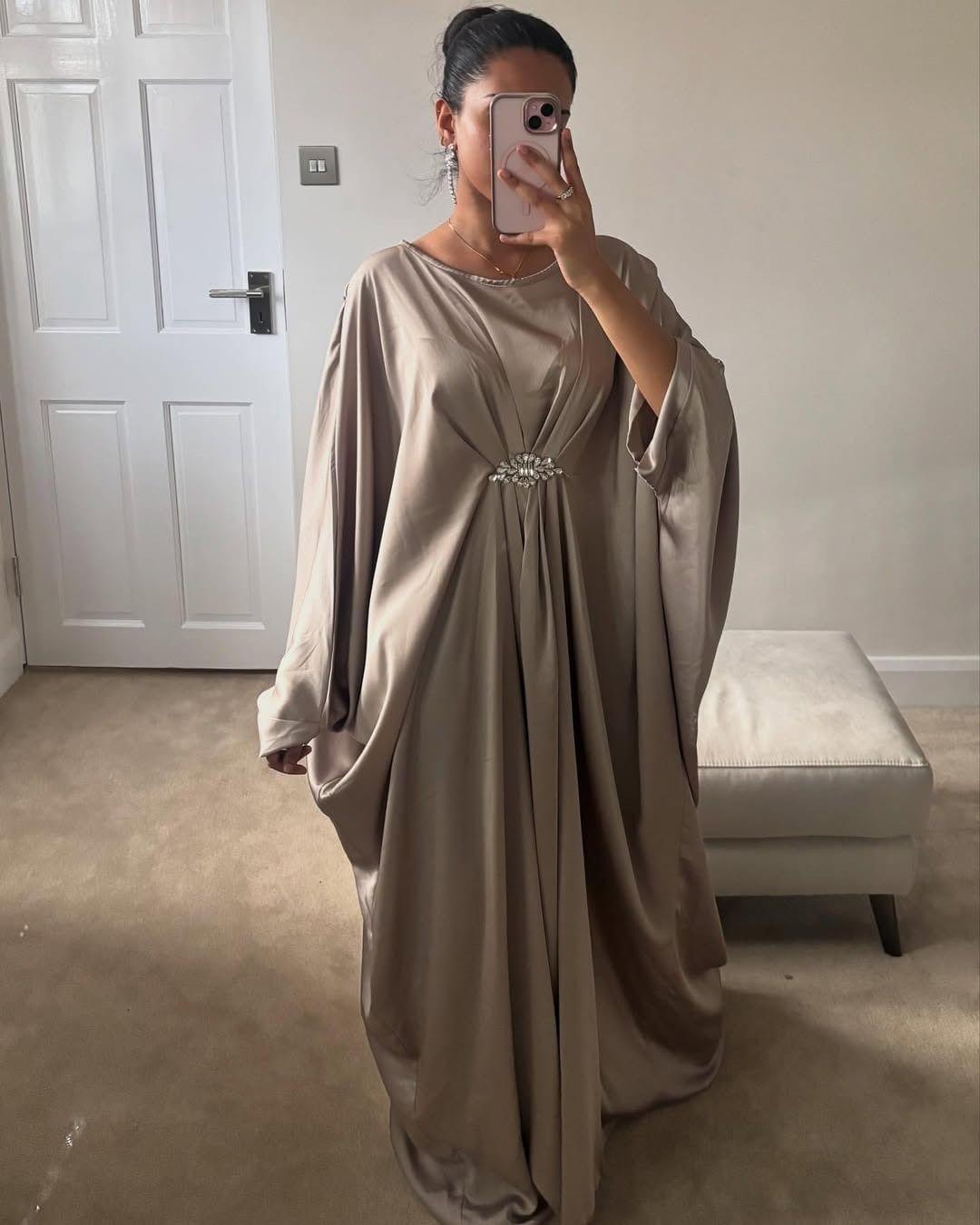 Elegant Arabic Silk kaftan - Image 4